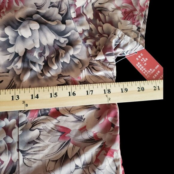 Floral Button-Up Short-Sleeve Blouse With Scalloped Edging  Multicolor Size 21 - Picture 9 of 14